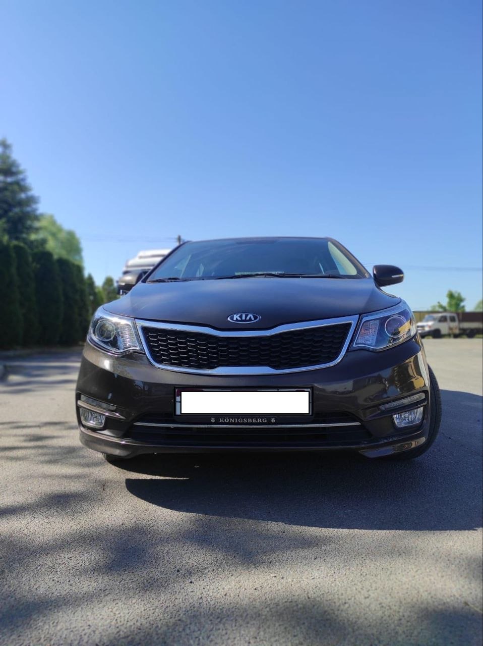 Kia Rio — вид спереди крупно